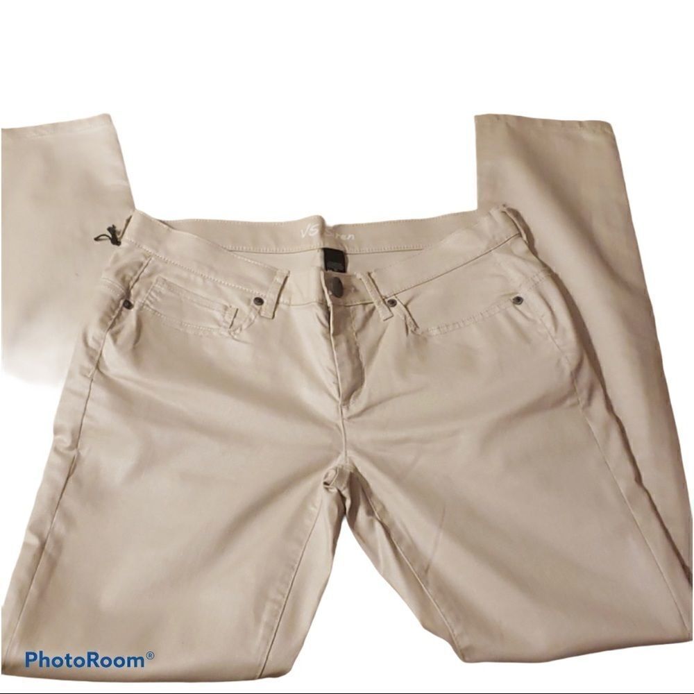 Vs Siren. Light color, slight sheen. New with tags